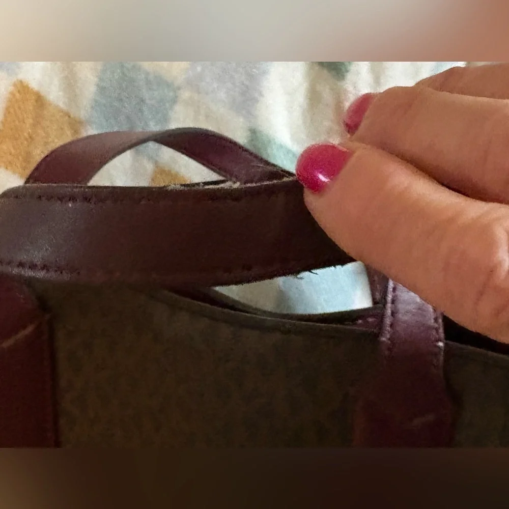 Pre-Luv- Michael Kors, heavy duty Tote Bag maroon & brown  With Gold Hardware